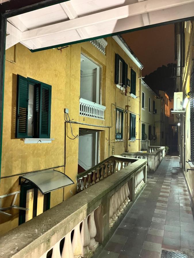 Ferienwohnung The Secret Garden Salerno Exterior foto