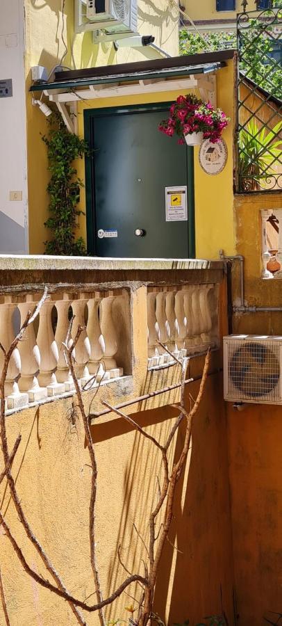 Ferienwohnung The Secret Garden Salerno Exterior foto